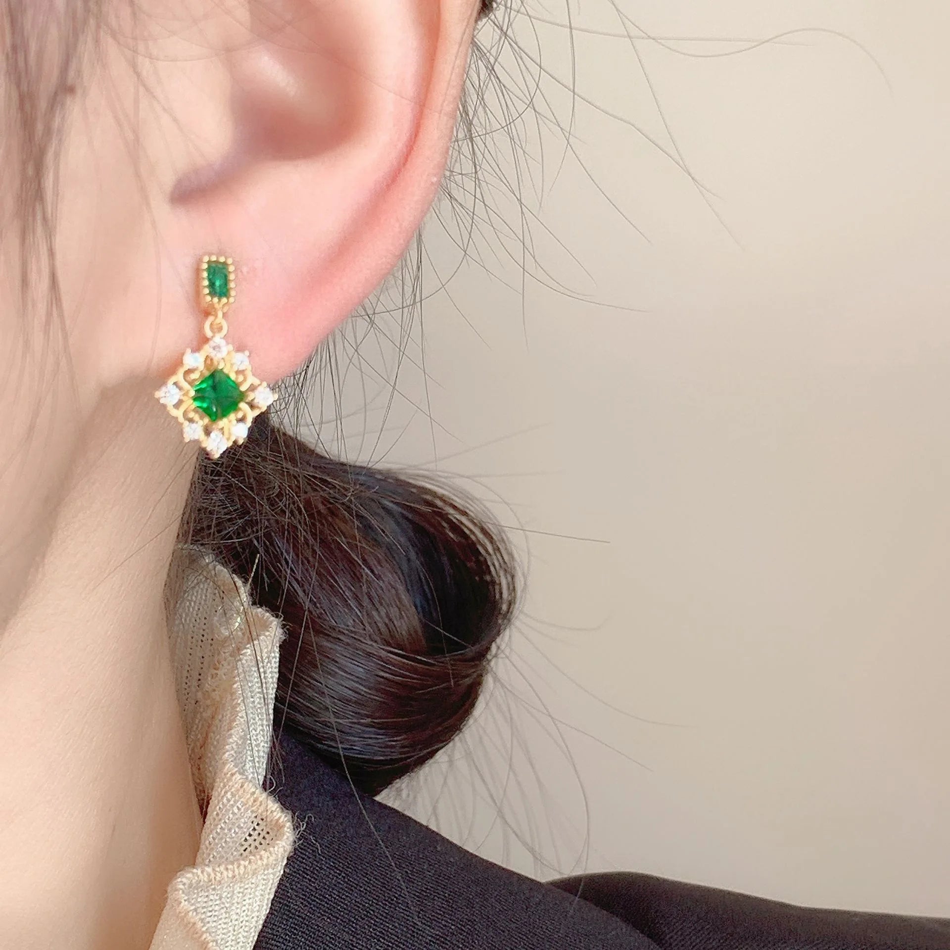 Luxury Green Zircon Spiral Disc Rhombus Drop Stud & Clip On No Piercing Rhinestone Earrings