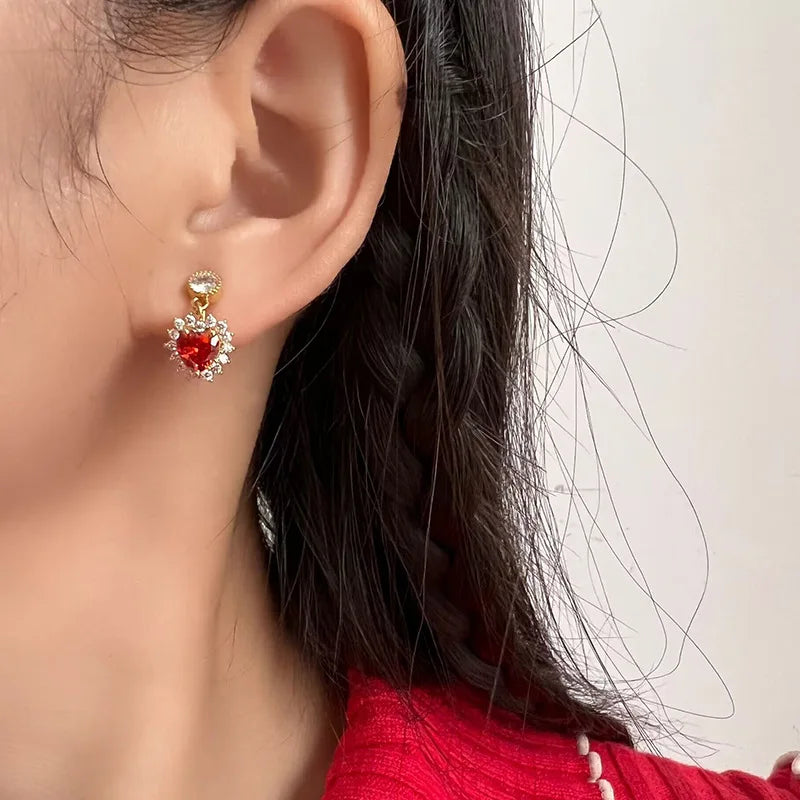 Vintage Red Heart Zircon Rhinestone Alloy Stud & Clip On No Piercing Baroque Drop Earrings