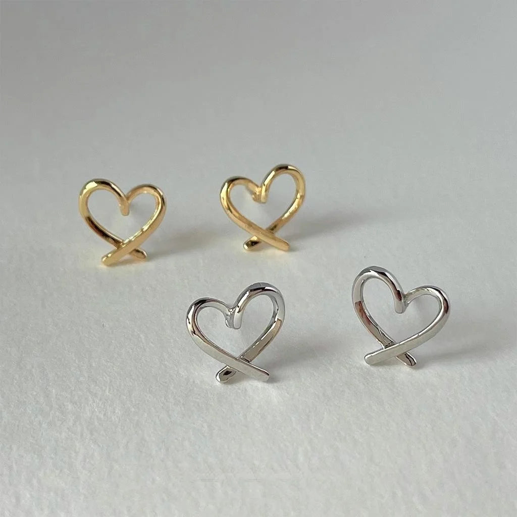 Minimalist 14K Electroplated Copper Geometric Heart Stud Earrings
