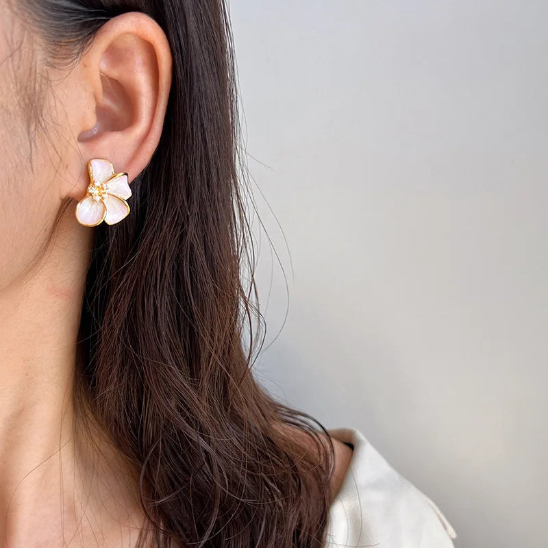 Elegant Pink Enamel Flower Alloy Rhinestone Stud & Clip On No Piercing Sweet Floral Earrings