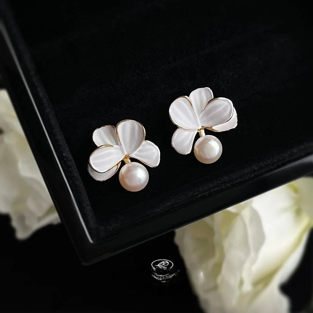 Freshwater Pearl White Flower Stud Earrings Elegant Sweet Floral Petal Jewelry
