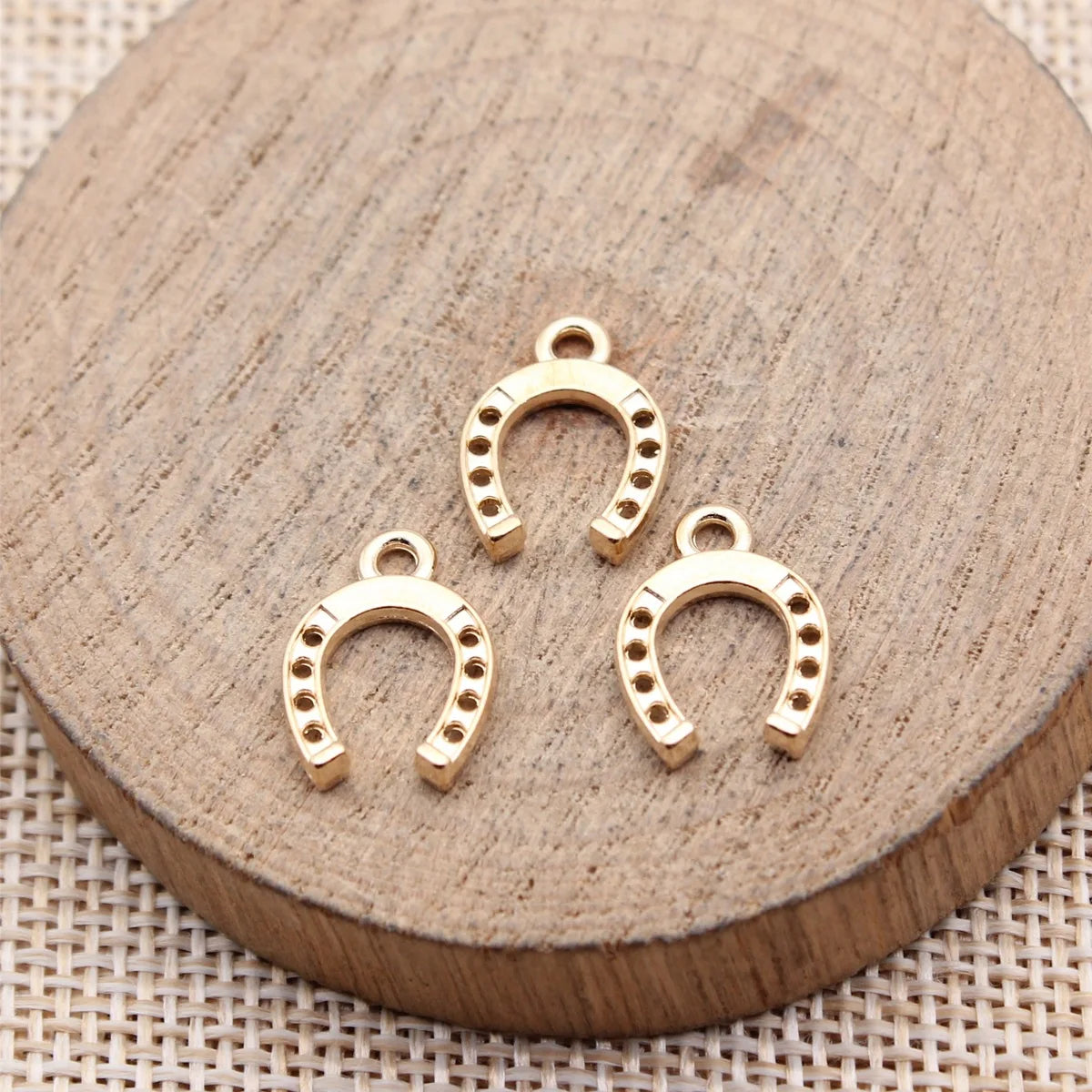 15x11mm 0.52g Multicolor Iron Western Horseshoe Charm Pendant for DIY Bracelet Necklace Jewelry