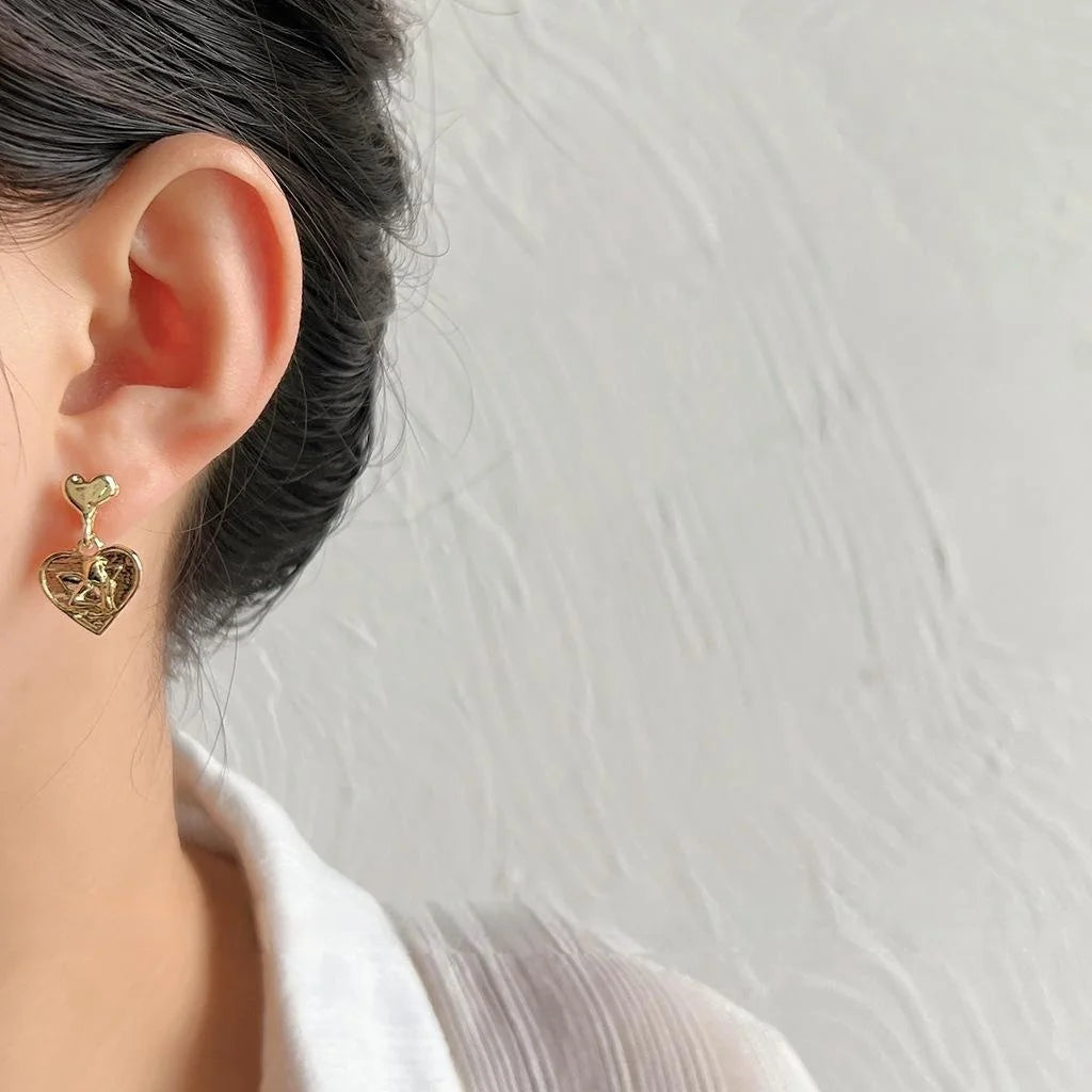 French Vintage Embossed Heart Copper Stud Earrings Handmade Light Luxury Niche Jewelry