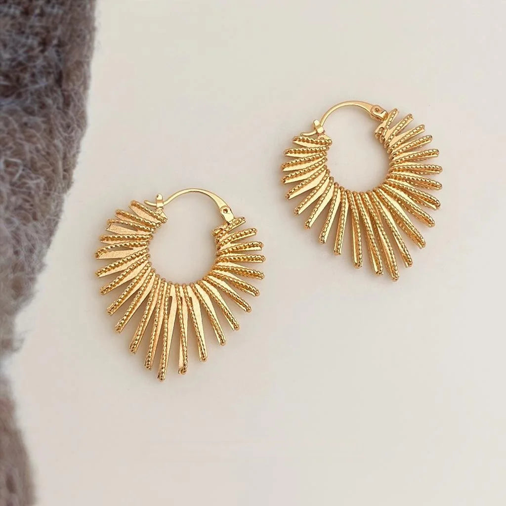 Retro Hong Kong Style Eco-Friendly Copper Geometric Line Hollow 3D Drop Earrings For Street Shoot Runway