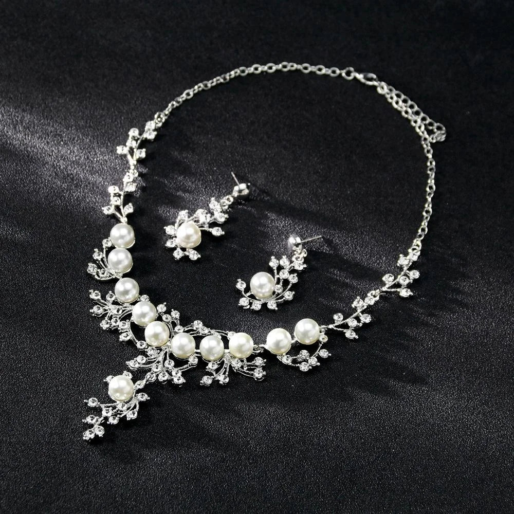 Elegant Pearl Rhinestone Floral Necklace And Earrings Jewelry Set Silver Alloy Bridal Jewelry For Wedding Party