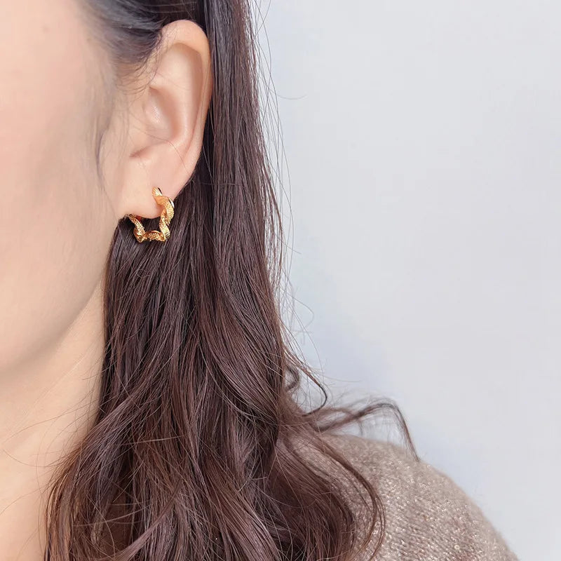Elegant Gold Alloy Twisted Hoop Five Point Star Stud & Clip On No Piercing Textured Statement Earrings