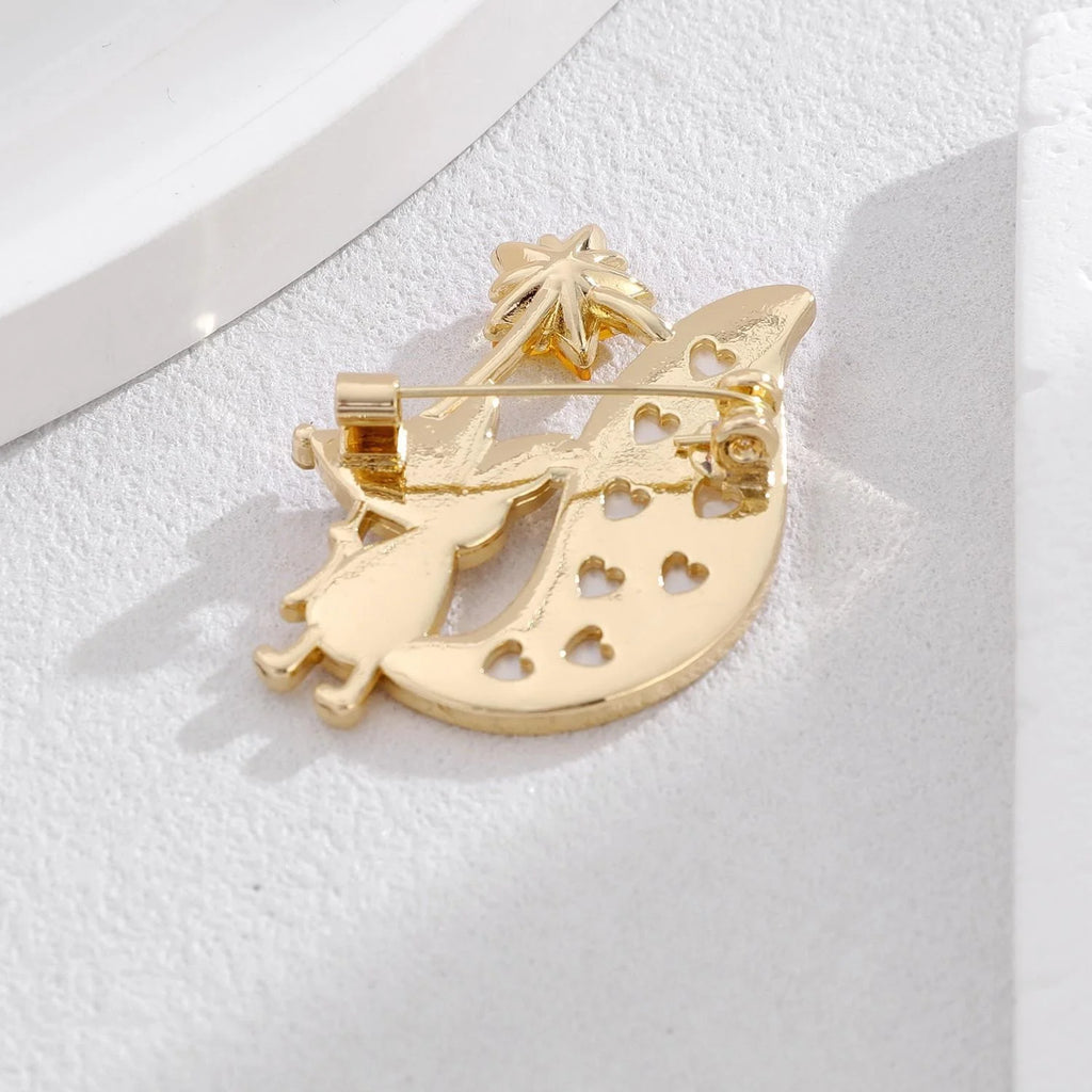 Cute Mother Of Pearl Fox With Yellow Rhinestone Star Brooch, Gold Alloy Lapel Pin Scarf Clip Gift