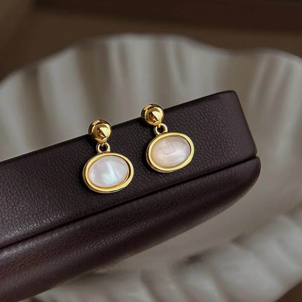 French Light Luxury 14K Gold Plated Copper Oval Stud Earrings For Women