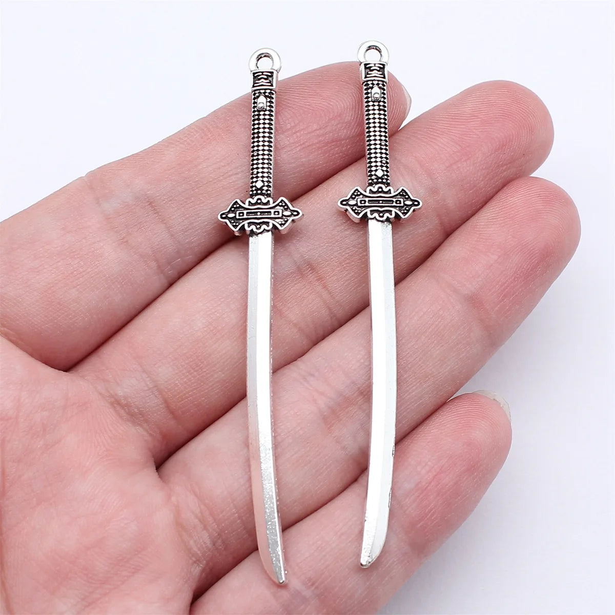 70mm 2.5g Antique Silver Tone Zinc Alloy Blade Spear Sword Halberd Charm Pendant for Cosplay DIY