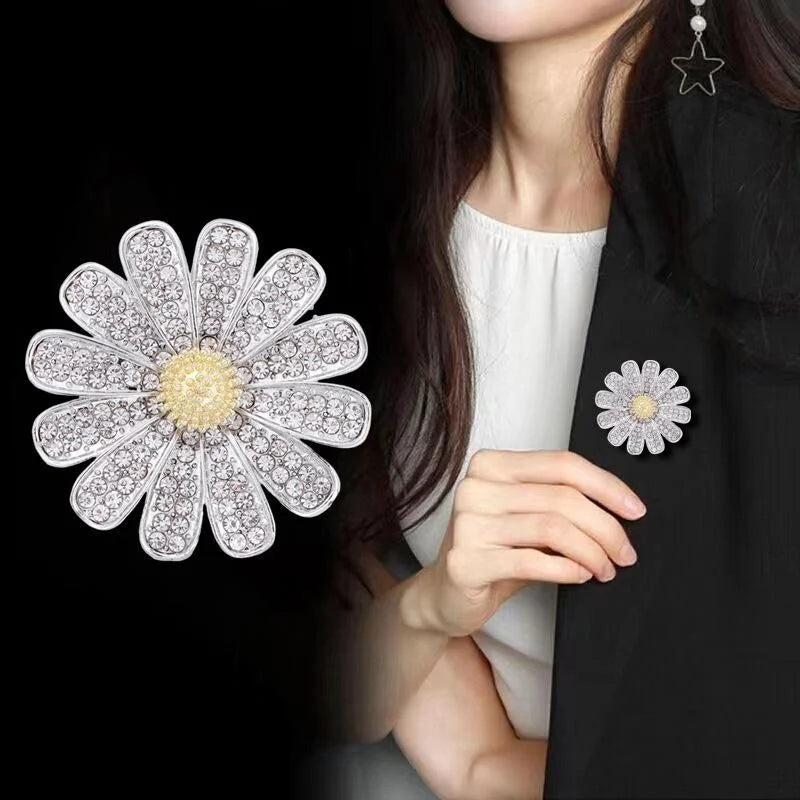 Elegant Full Rhinestone Daisy Flower Brooch Alloy Lapel Pin Corsage For Suits Shirts And Fashion Gifts