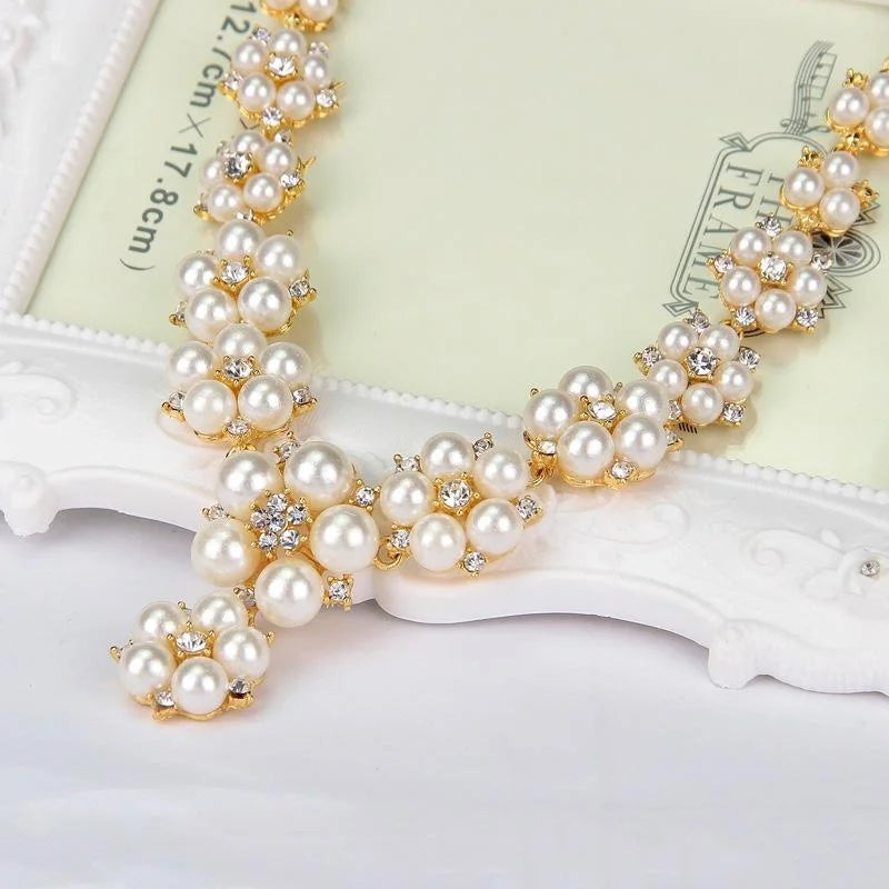 Elegant Pearl Rhinestone Flower Necklace And Earrings Jewelry Set Gold Alloy Bridal Jewelry For Wedding Party Gift