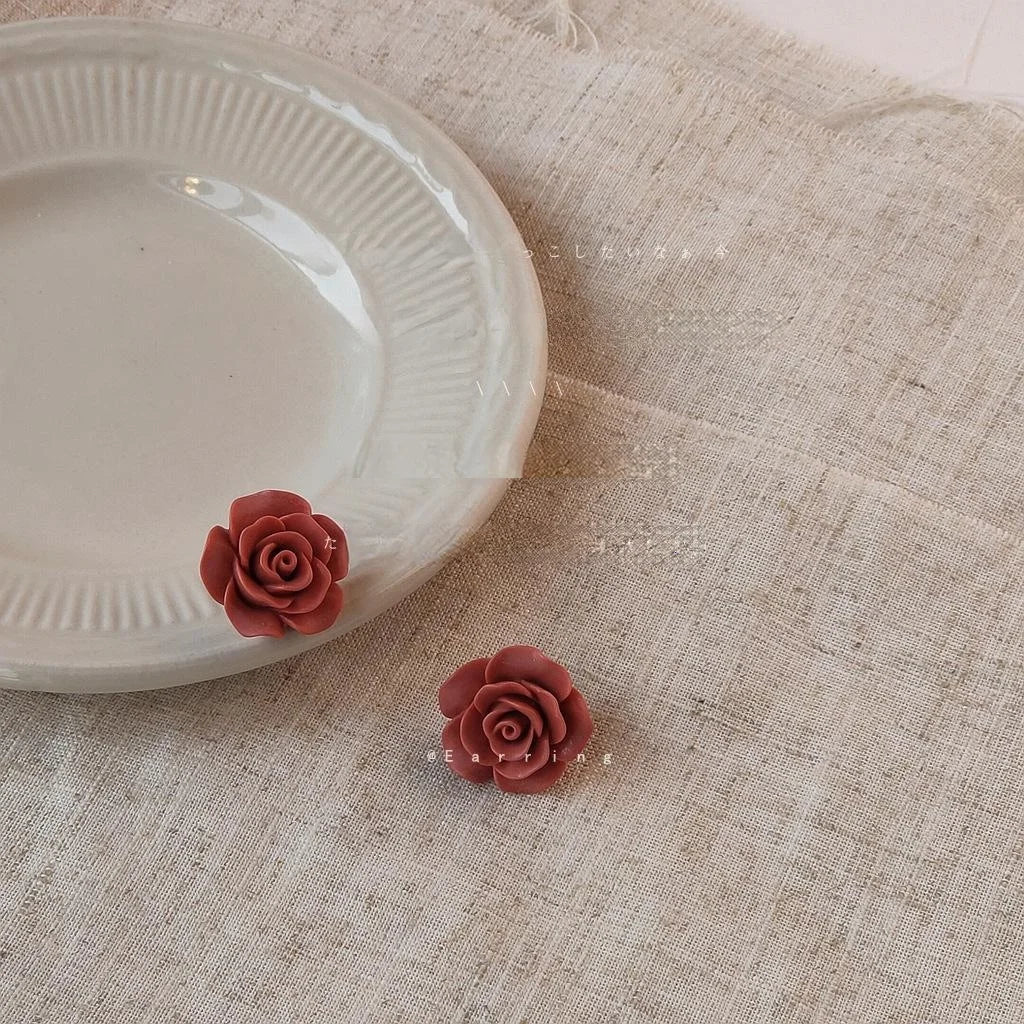 French Vintage Resin Rose Flower Stud Earrings Elegant 3D Floral Hong Kong Style Jewelry