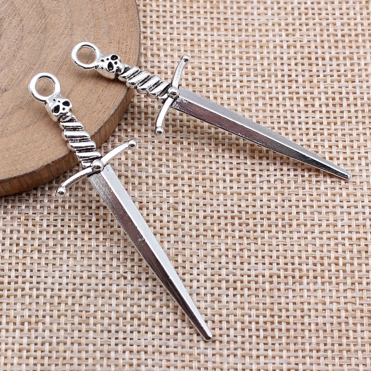 58x18mm 2.6g Antique Silver Tone Zinc Alloy Sword Weapon Charm Pendant for Cosplay DIY Jewelry Making