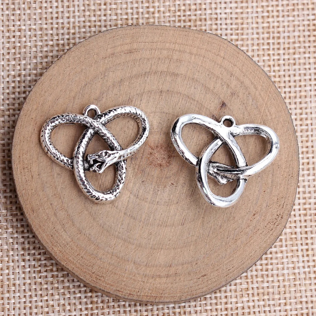 22x25mm 3.6g Antique Silver Zinc Alloy Ouroboros Triangle Knot Charm Pendant for DIY Jewelry Making