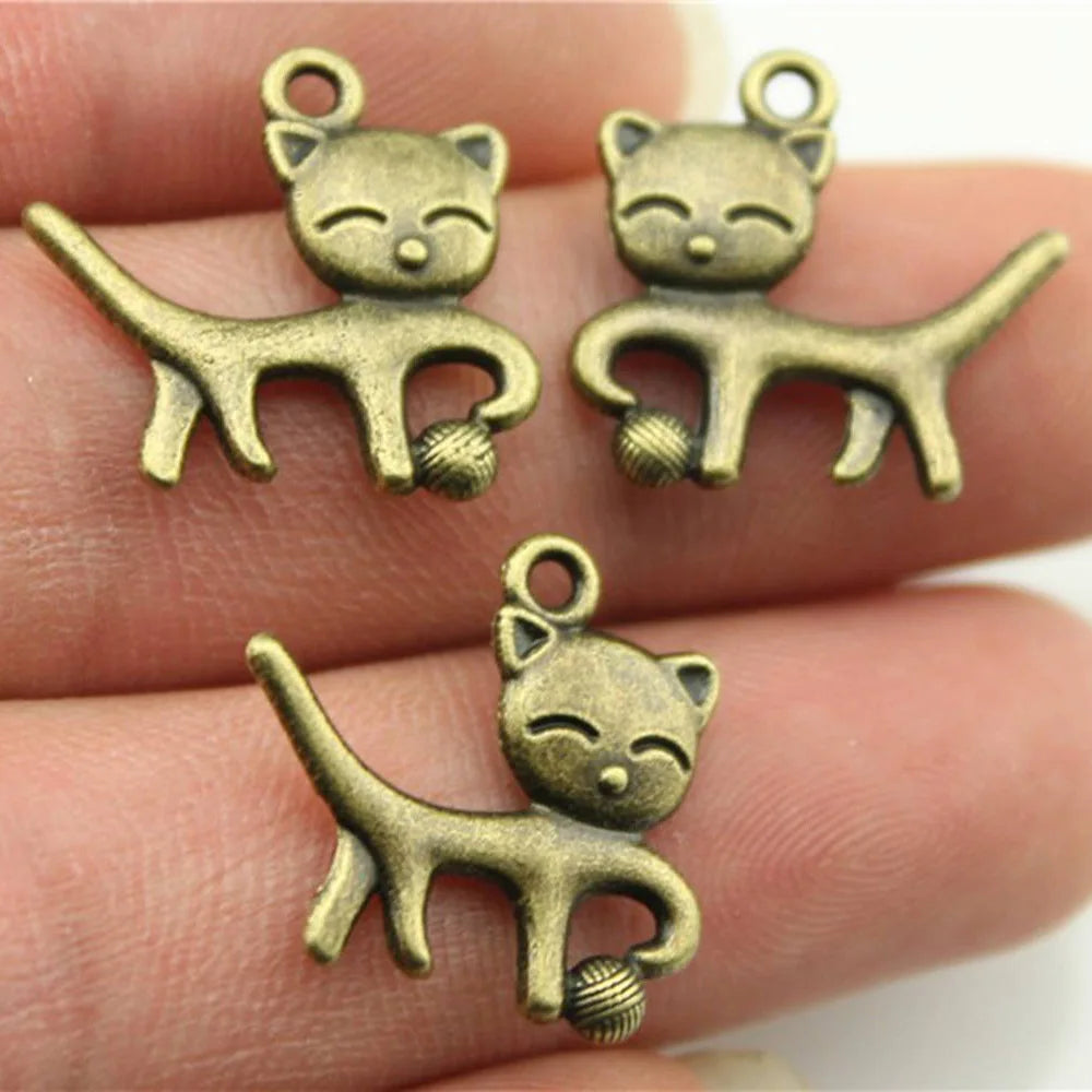 19x18mm 1.3g Multicolor Zinc Alloy Cat Charm Pendant for DIY Clothing and Jewelry Making
