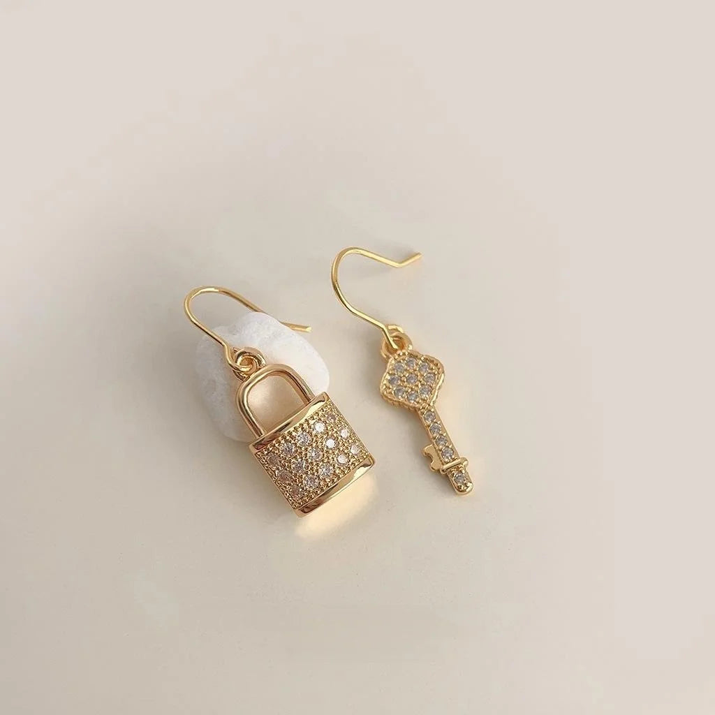18K Gold Plated Copper Micro Pave Zircon Asymmetric Key Lock Drop Earrings
