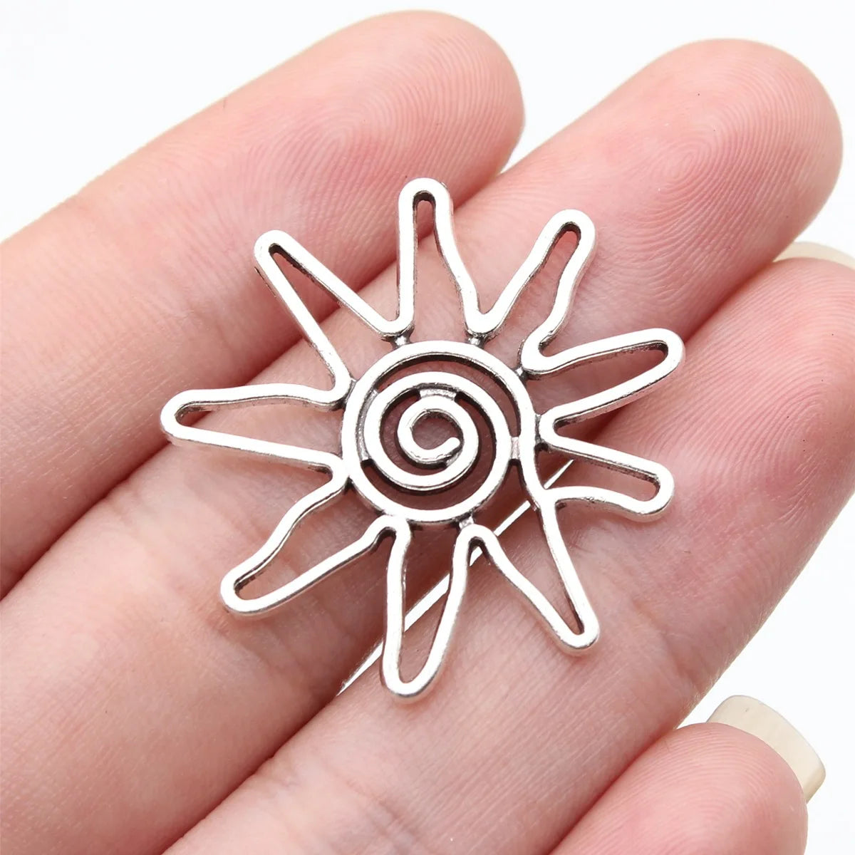 31x31mm 2.5g Antique Silver Zinc Alloy Swirl Sun Charm Pendant for DIY Necklace Making