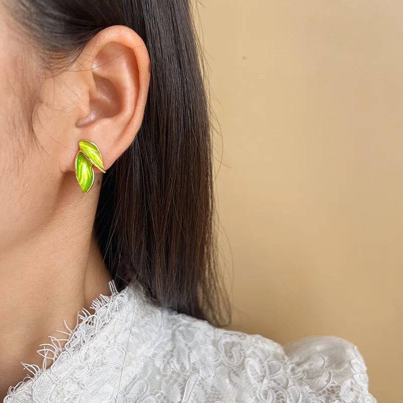 Elegant Green Enamel Leaf Gold Tone Alloy Stud & Clip On No Piercing Chinese Style Women's Earrings