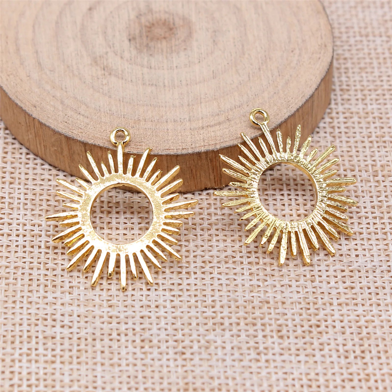 31x25mm 1.9g Gold Zinc Alloy Sun Charm Pendant for DIY Necklace Bracelet Earring Making