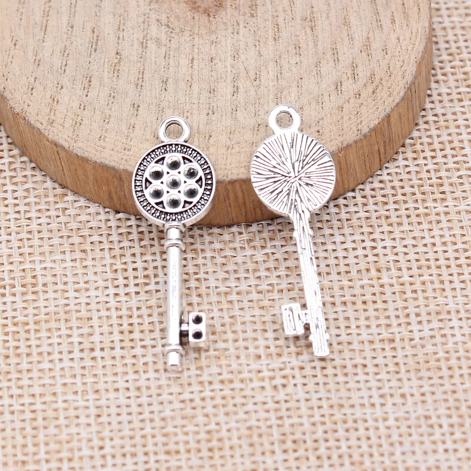 35x11mm 1.8g Antique Silver Zinc Alloy Key Charm Pendant for DIY Necklace Bracelet Jewelry Making