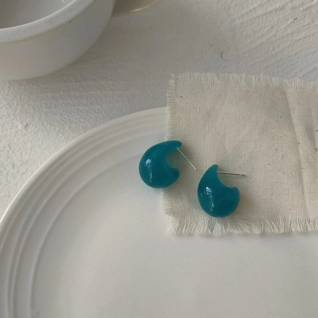 Vintage Hong Kong Style Resin Geometric Oval Bean Drop Earrings With Silver Plated Pins