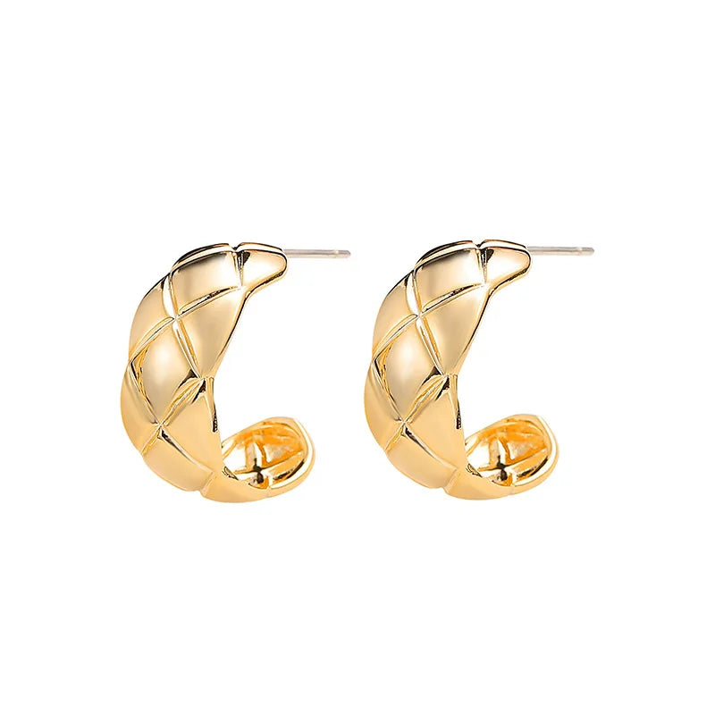 Elegant Gold Alloy Lattice C-Hoop Stud & Clip On No Piercing French Minimalist Checkered Earrings