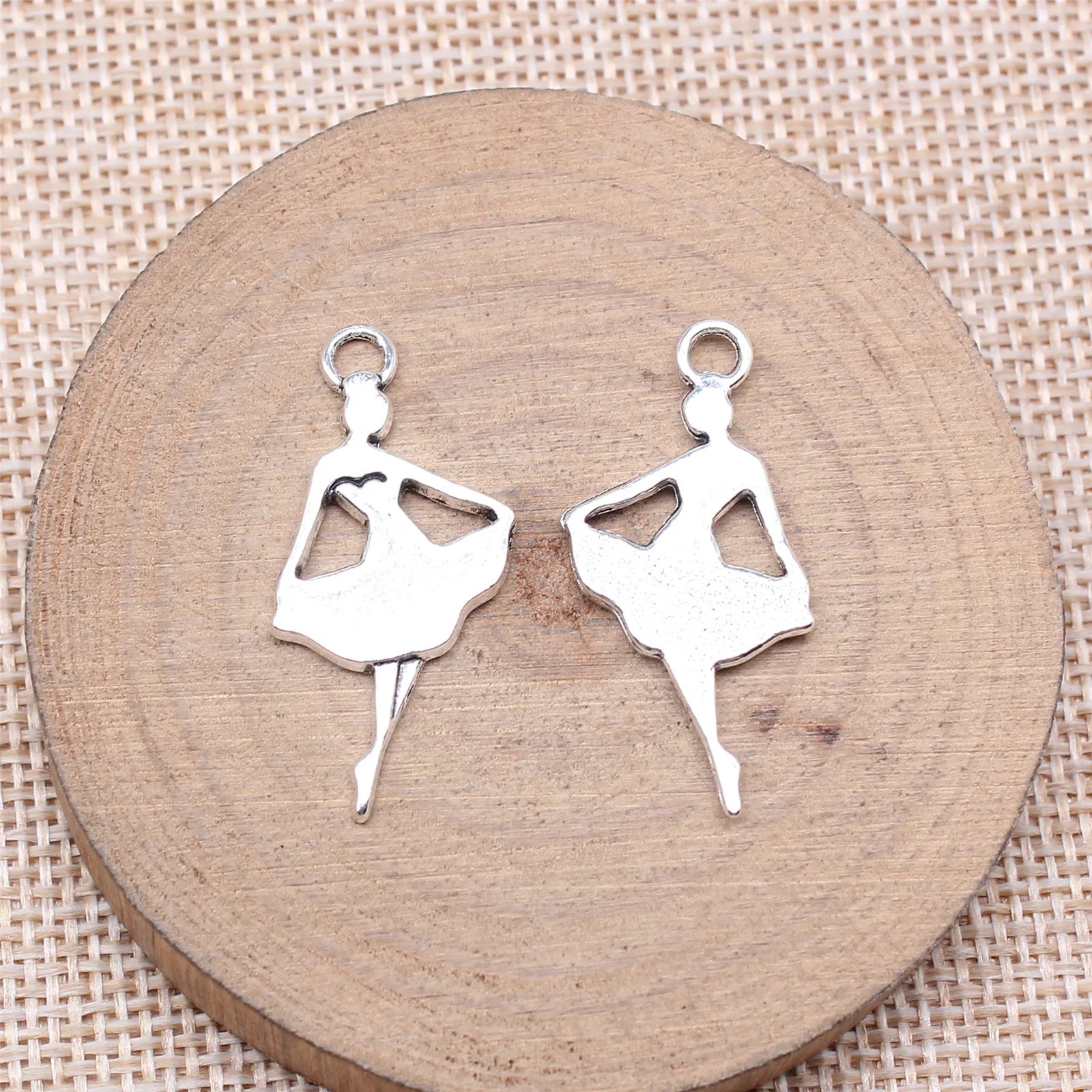 32x15mm 1.9g Antique Silver Zinc Alloy Ballet Dancer Charm Pendant for DIY Necklace Bracelet Making