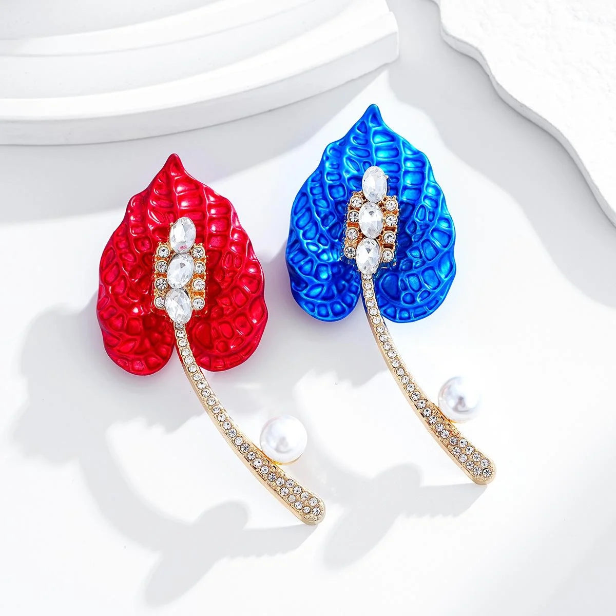 Luxury Red Calla Lily Brooch With Rhinestone Pearl Alloy Stem, Elegant Flower Lapel Pin Suit Accessory