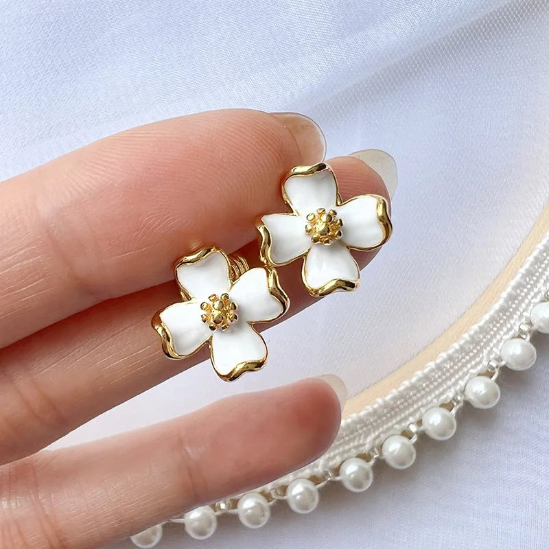 Elegant White Enamel Flower Alloy Stud & Clip On No Piercing French Style Women's Earrings