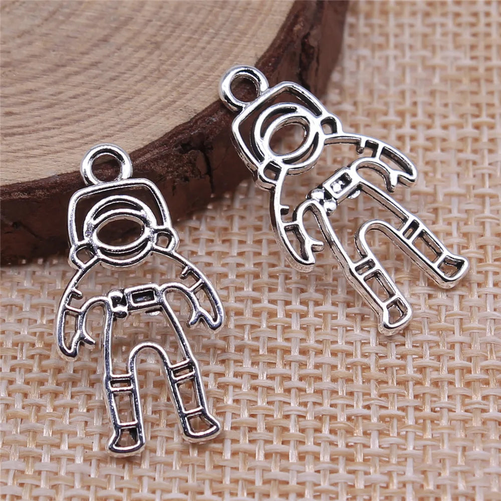 26x14mm 1.2g Antique Silver Zinc Alloy Astronaut Frame Charm Pendant for DIY Jewelry Making
