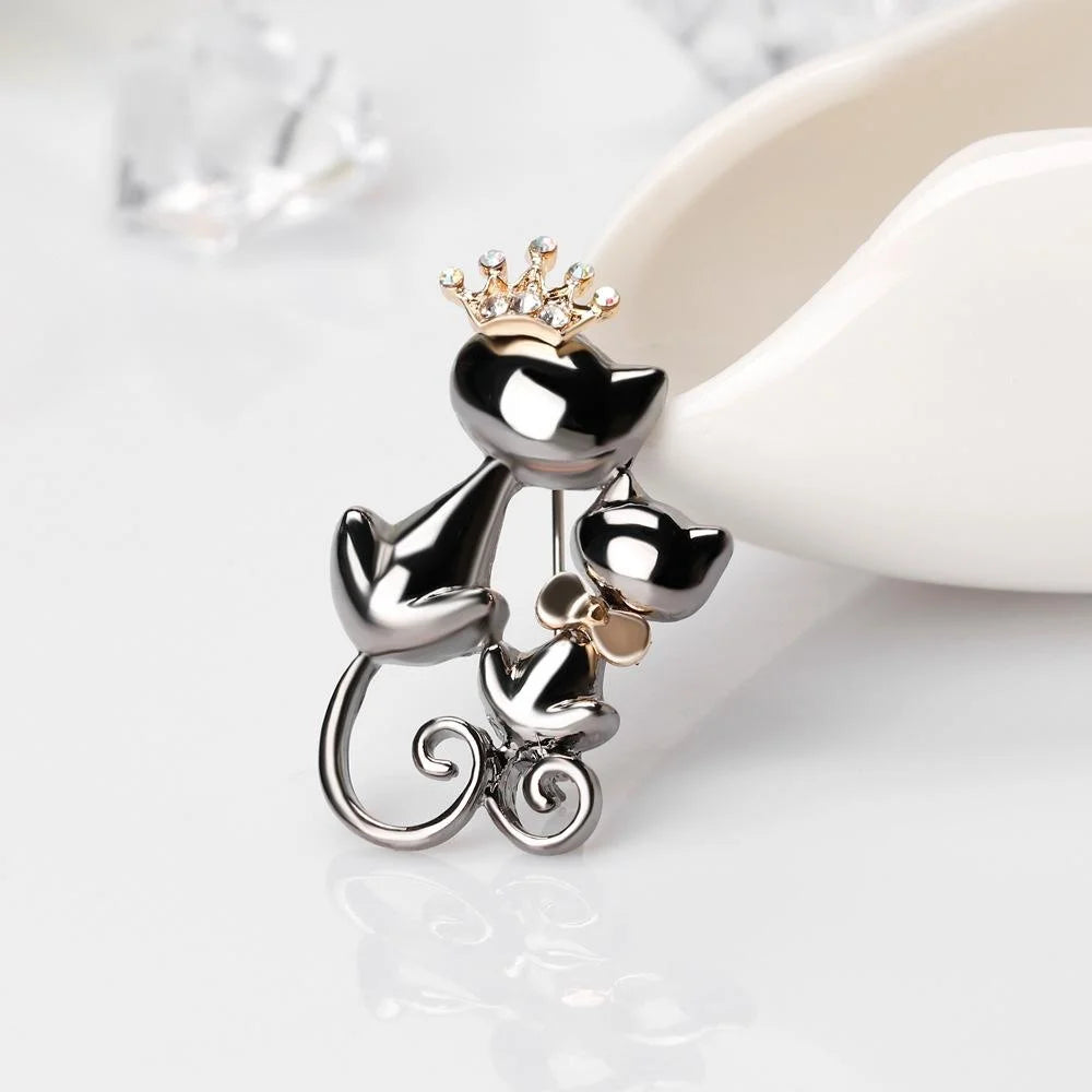Cute Double Cat Alloy Brooch With Rhinestone Crown, Elegant Cartoon Lapel Pin Corsage Suit Accessory Gift