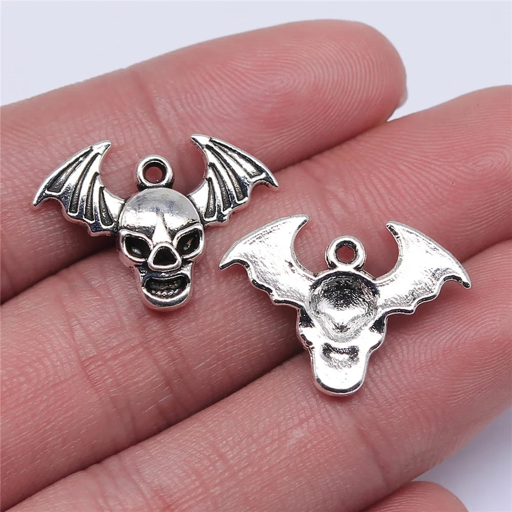 22x16mm 1.3g Antique Silver Zinc Alloy Bat Wing Skull Charm Pendant for DIY Gothic Jewelry Making