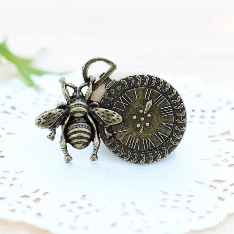 50x40MM Antique Silver Zinc Alloy Bee Charm Pendant for DIY Necklace Bracelet Jewelry Making
