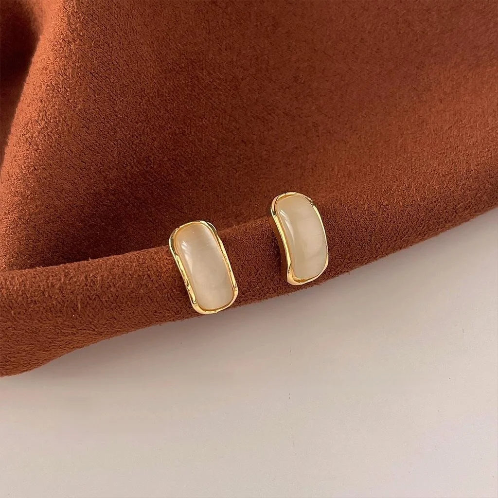 14K Plated Copper Crescent Moon Glass Cat Eye Stone Stud Earrings Elegant Geometric Jewelry