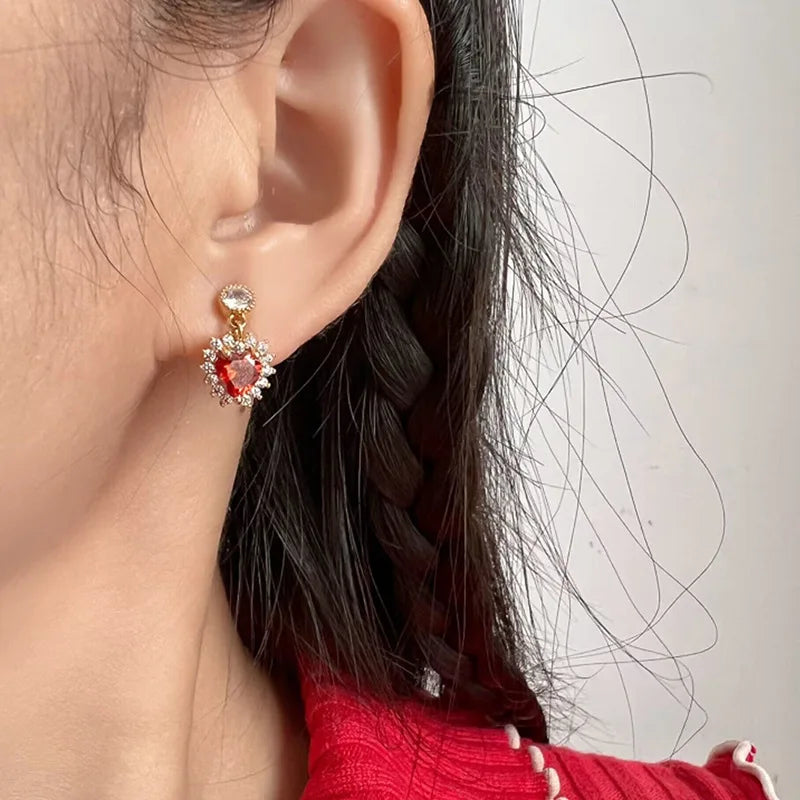 Vintage Red Heart Zircon Rhinestone Alloy Stud & Clip On No Piercing Baroque Drop Earrings