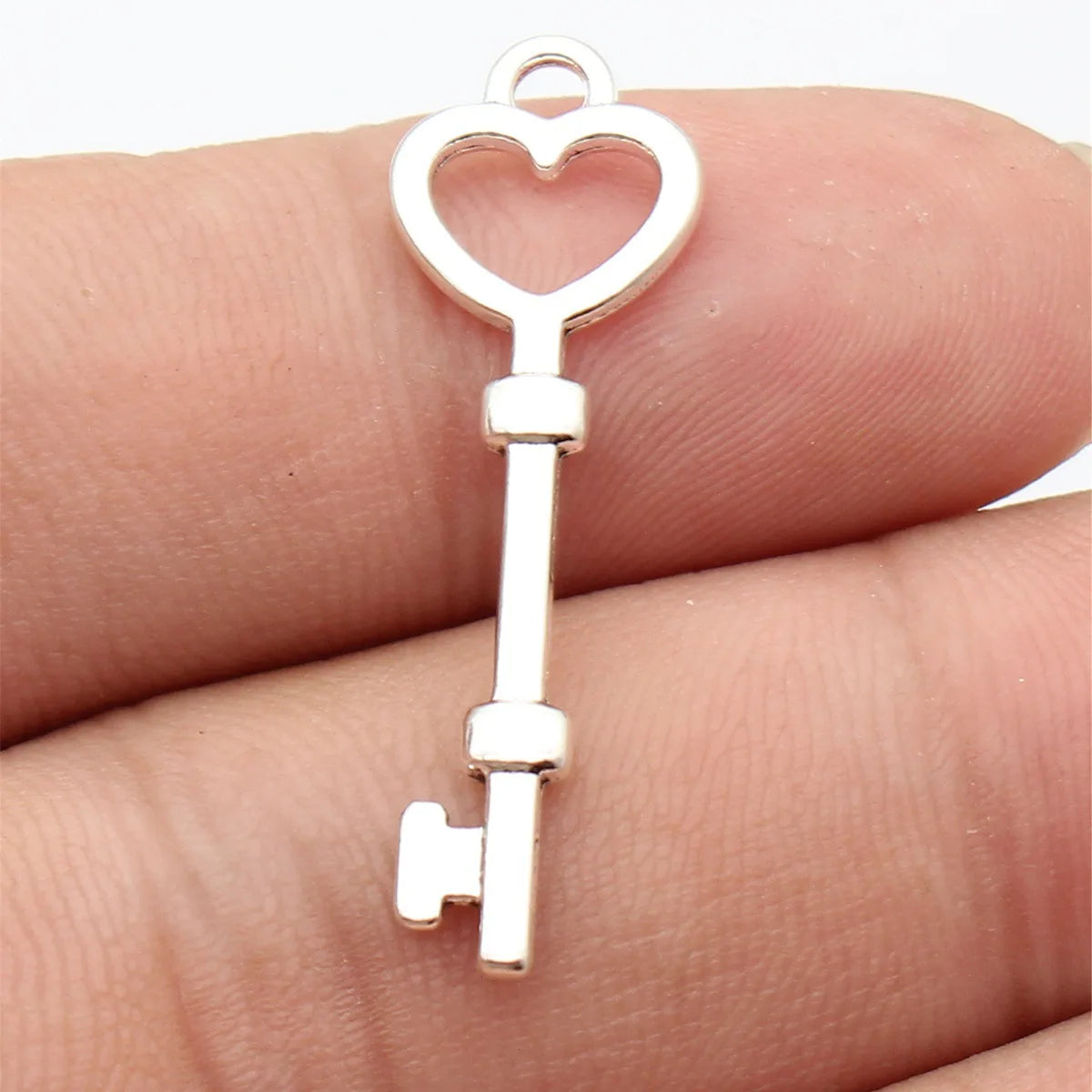 35x11mm 1.1g Antique Silver Zinc Alloy Heart Key Charm Pendant for DIY Necklace Bracelet Making