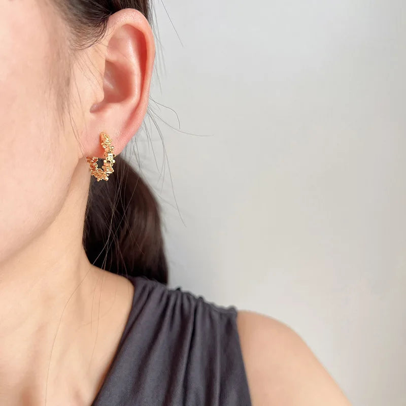 Luxury Rippled Gold Alloy Hoop Stud & Clip On No Piercing Commuter Minimal Metal Circle Earrings
