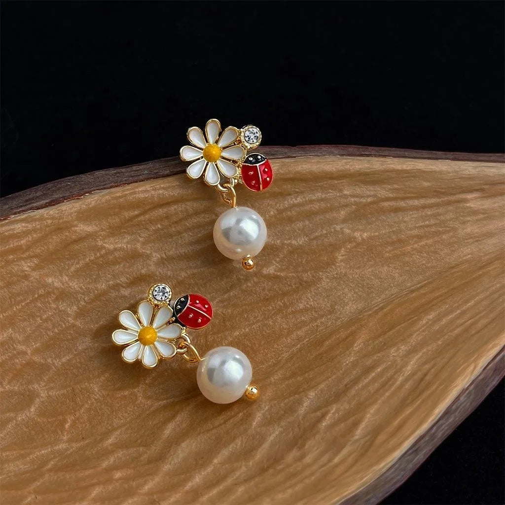 Sweet Daisy Ladybug Enamel Glass Drop Earrings For Women, Cute Floral Forest Style Jewelry