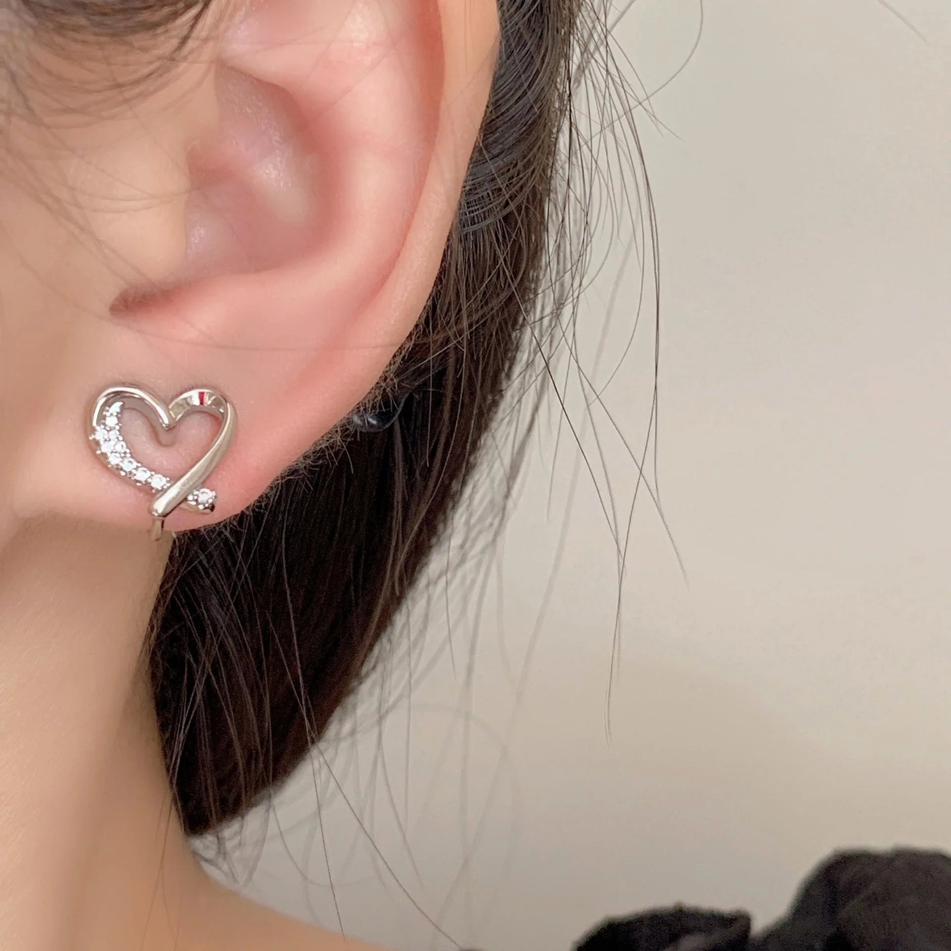 Elegant Gold Alloy Heart Swirl Zircon Minimalist Stud & Clip On No Piercing Commuter Earrings