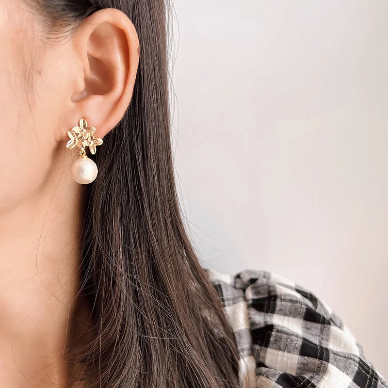Vintage Gold Alloy Flower Pearl Drop Stud & Clip On No Piercing Elegant Floral Dangle Earrings