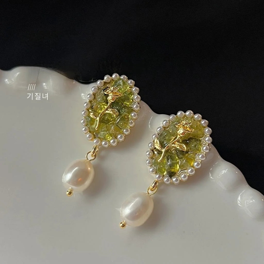 14K Plated Copper Green Peridot And Freshwater Pearl Floral Stud Earrings French Vintage Handmade