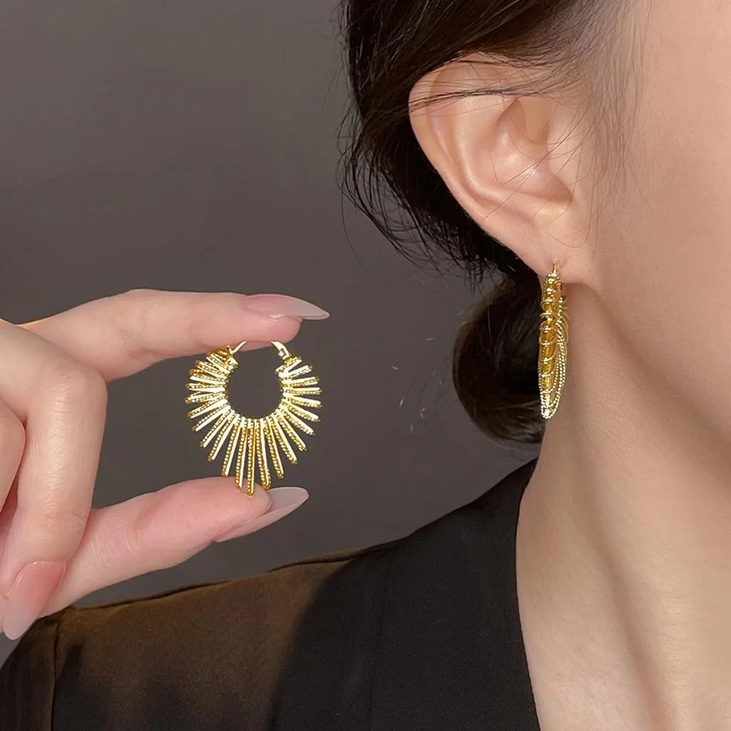Retro Hong Kong Style Eco-Friendly Copper Geometric Line Hollow 3D Drop Earrings For Street Shoot Runway