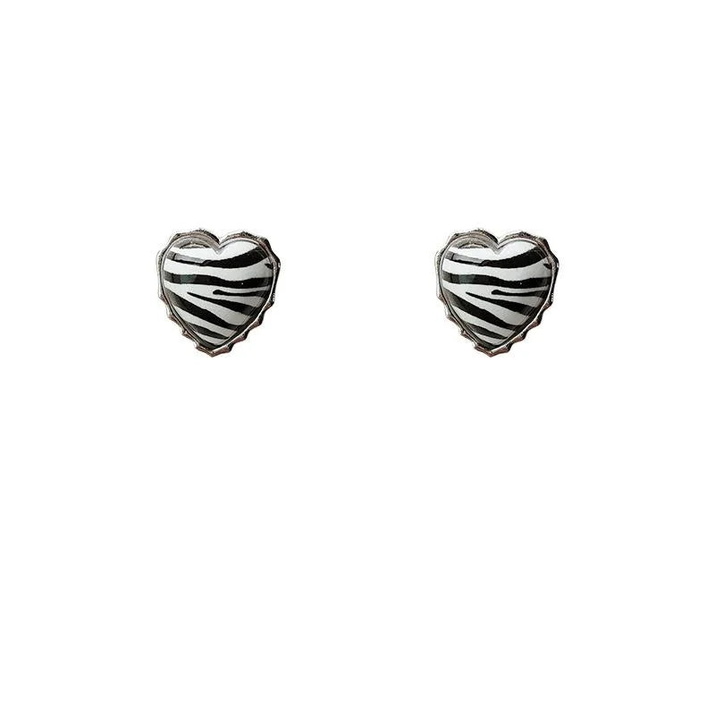 Copper Black White Zebra Stripe Heart Stud Earrings Korean Japanese Fashion Statement Jewelry for Women