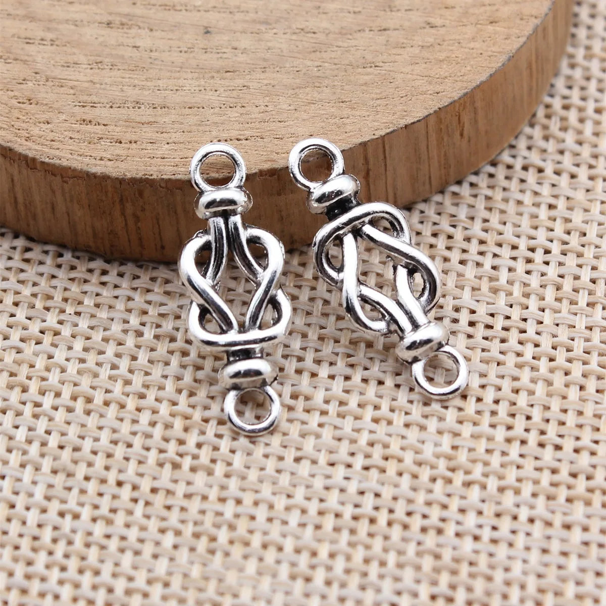 24x8.7mm 0.98g Antique Silver Zinc Alloy Rope Knot Connector Charm for DIY Bracelet Jewelry Making