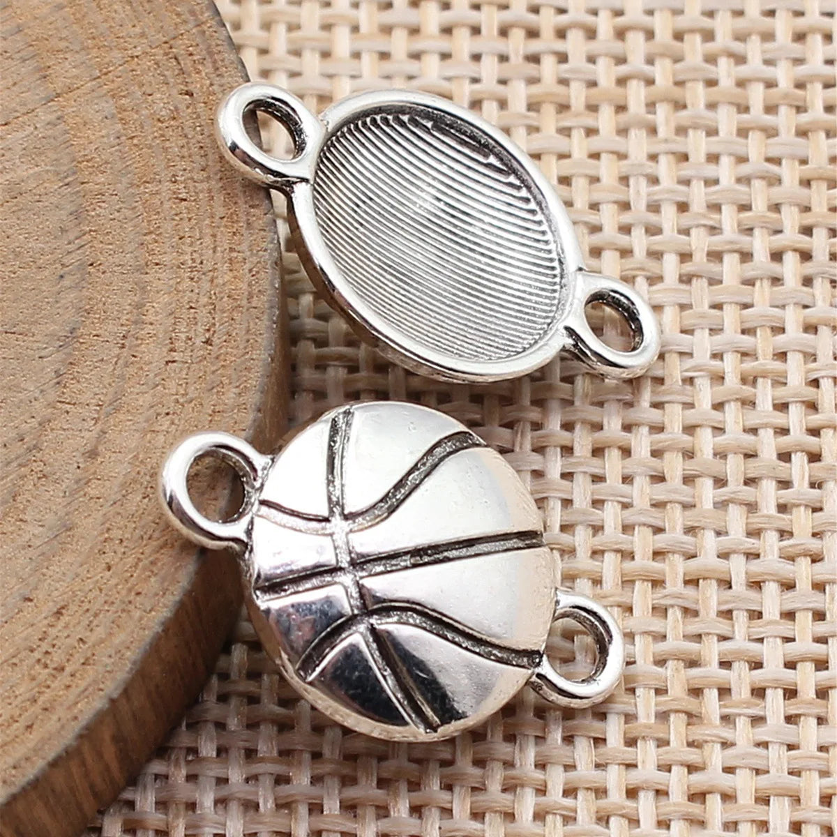 22x14mm 1.4g Antique Silver Zinc Alloy Basketball Connector Charm for DIY Bracelet Jewelry Making