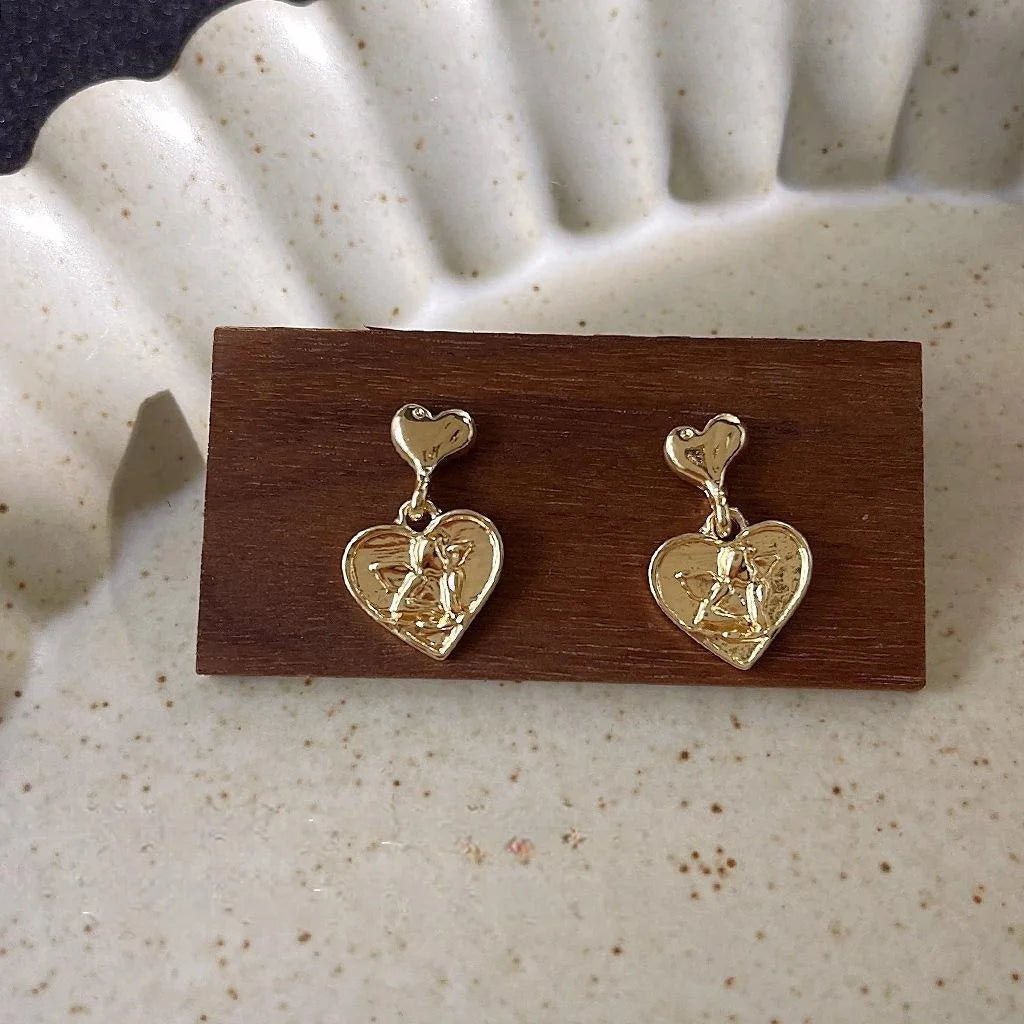 French Vintage Embossed Heart Copper Stud Earrings Handmade Light Luxury Niche Jewelry