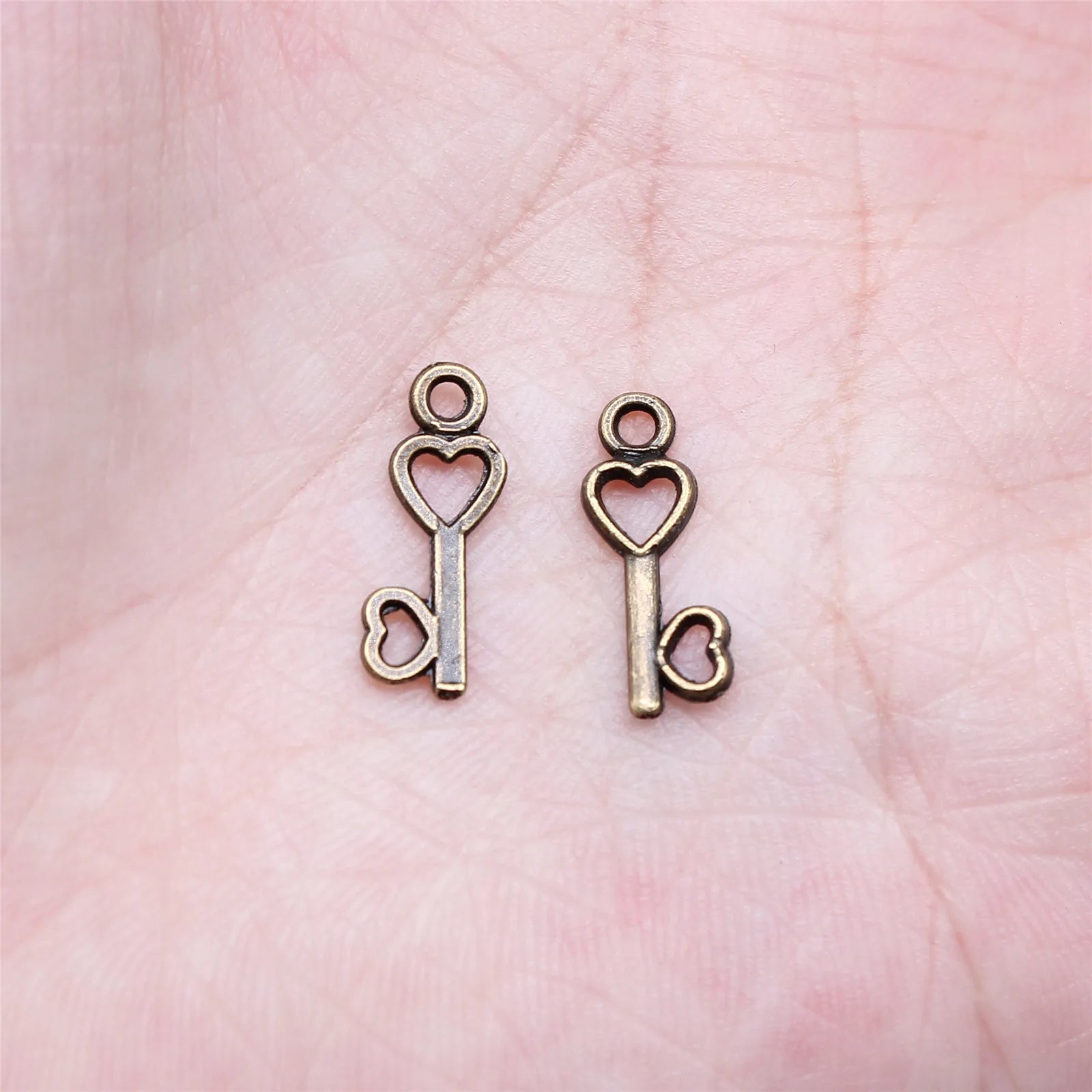 15x6mm 0.21g Multicolor Zinc Alloy Heart Key Charm Pendant for DIY Bracelet Necklace Jewelry Making