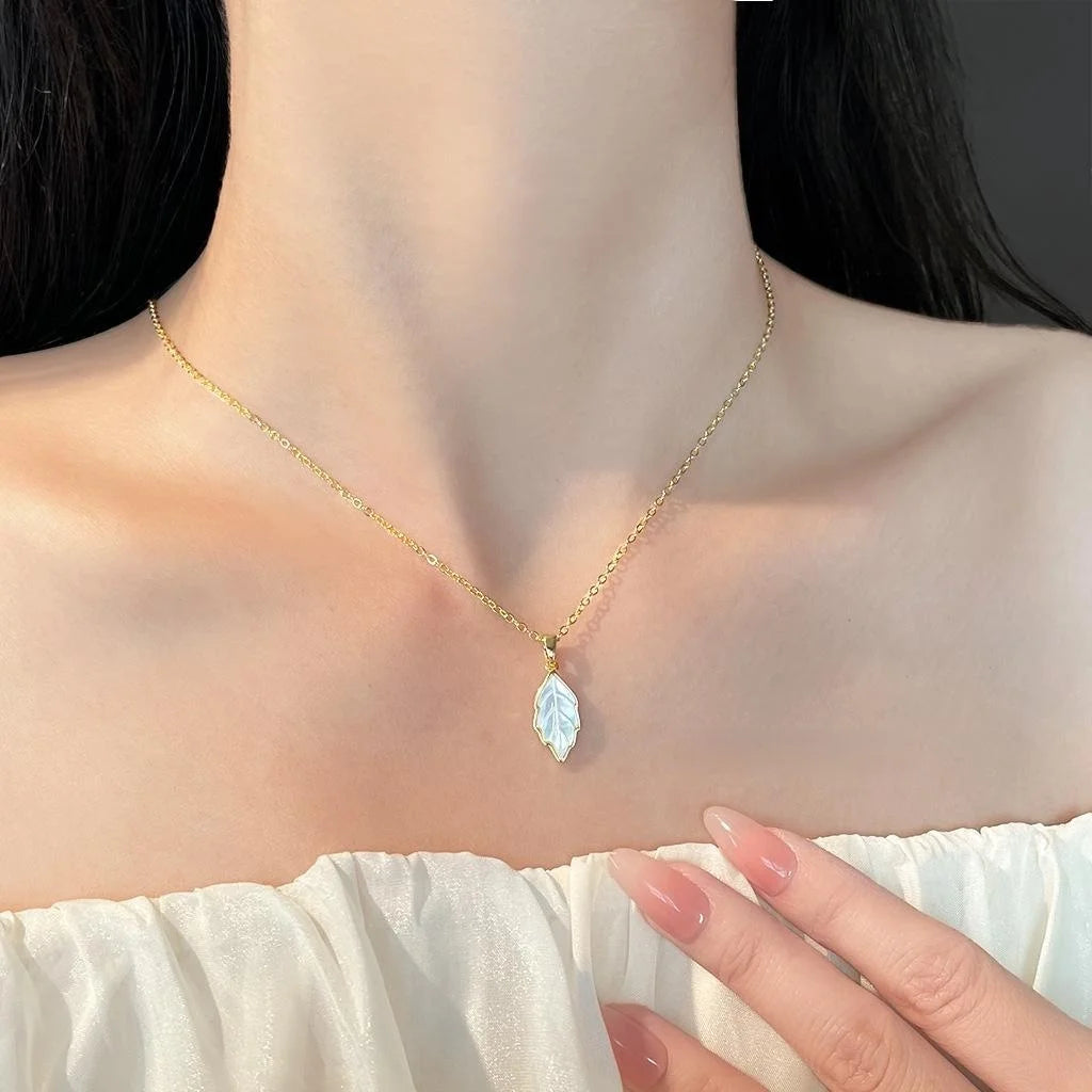 Mother Of Pearl Leaf Necklace For Women Thick Gold Plated Copper Fairy Style Collarbone Chain
