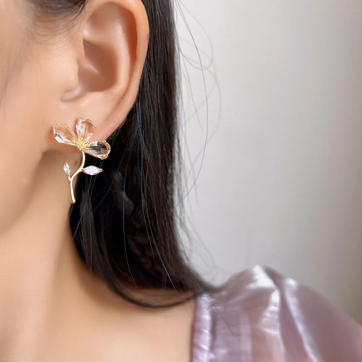 Elegant Crystal Zircon Flower Stem Stud & Clip On No Piercing Gold Alloy Women's Fashion Earrings