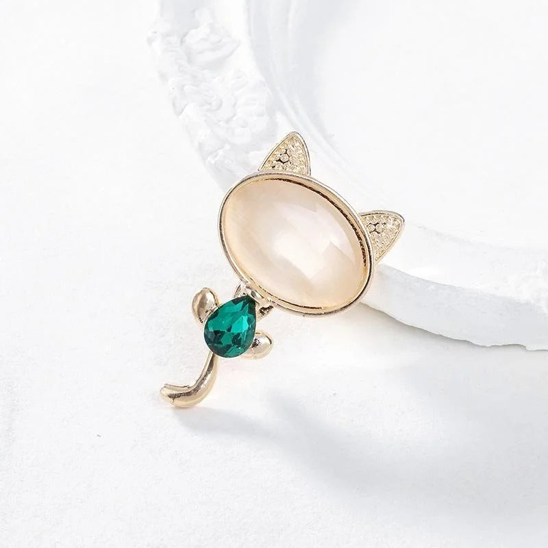 Cute Korean Style Rhinestone Cat Brooch Gold Plated Alloy Lapel Pin Elegant Corsage Suit Accessory Gift